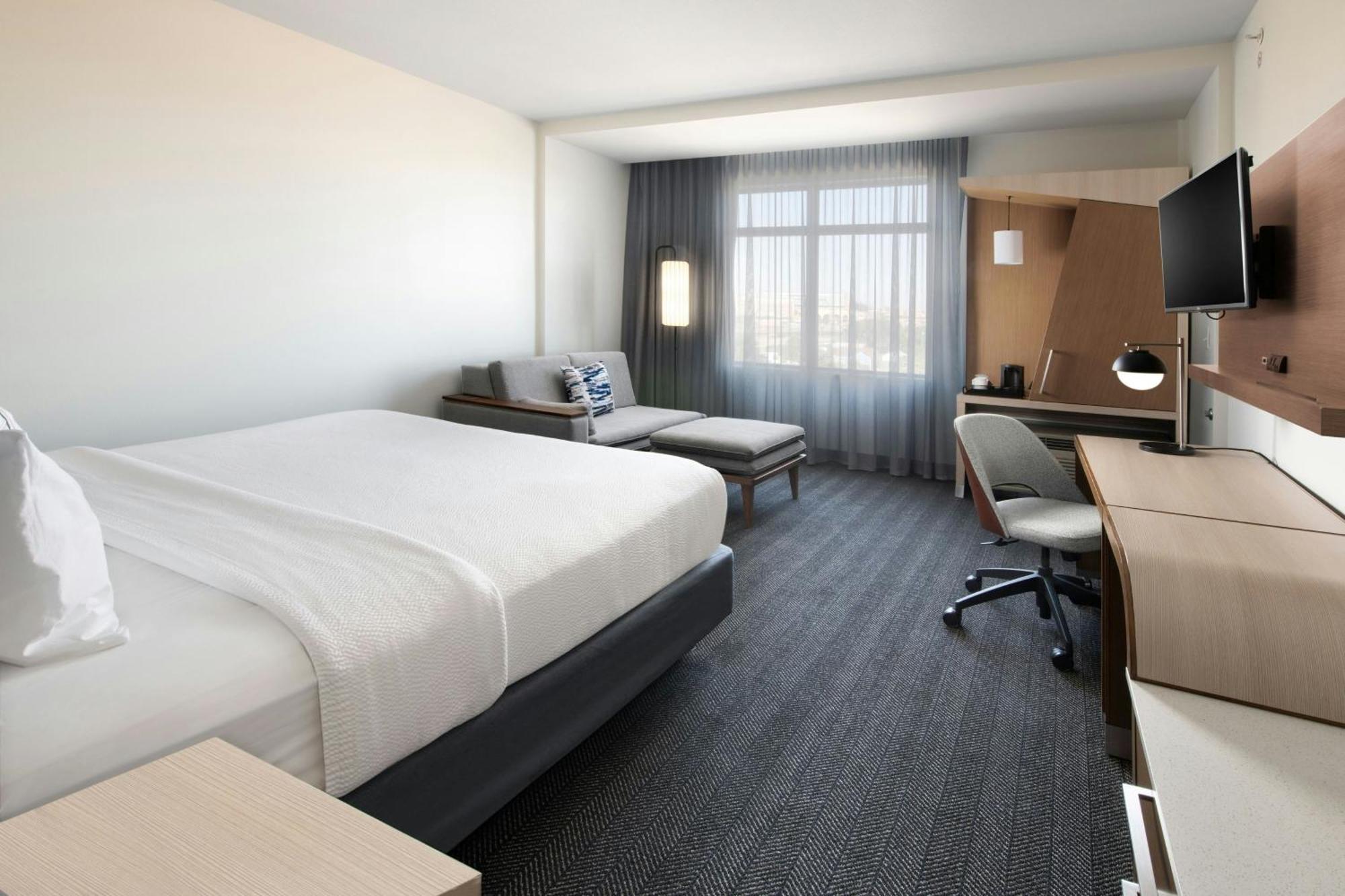 คอร์ตยาร์ด ลับบ็อก ดาวน์ทาวน์/ยูนิเวอร์ซิตี้ แอเรีย Hotel ภายนอก รูปภาพ